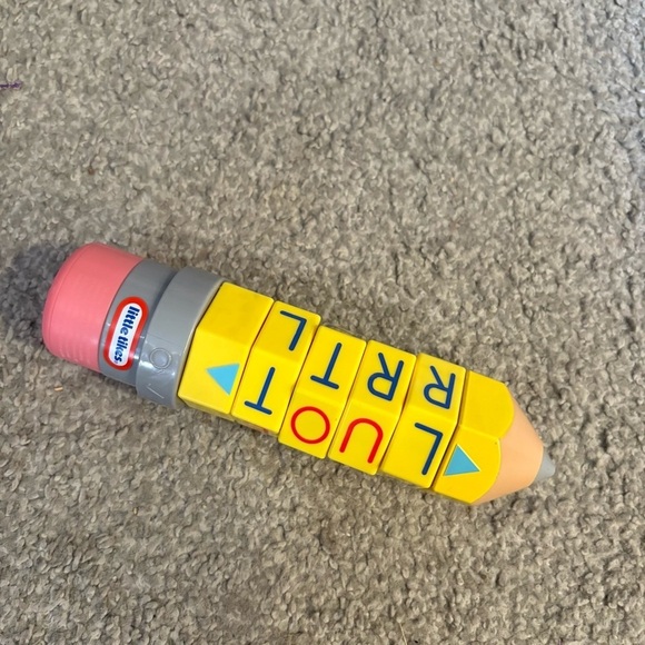 Little Tikes Learn & Play 100 Words Spell & Spin Pencil Alphabet Learning - Picture 3 of 6